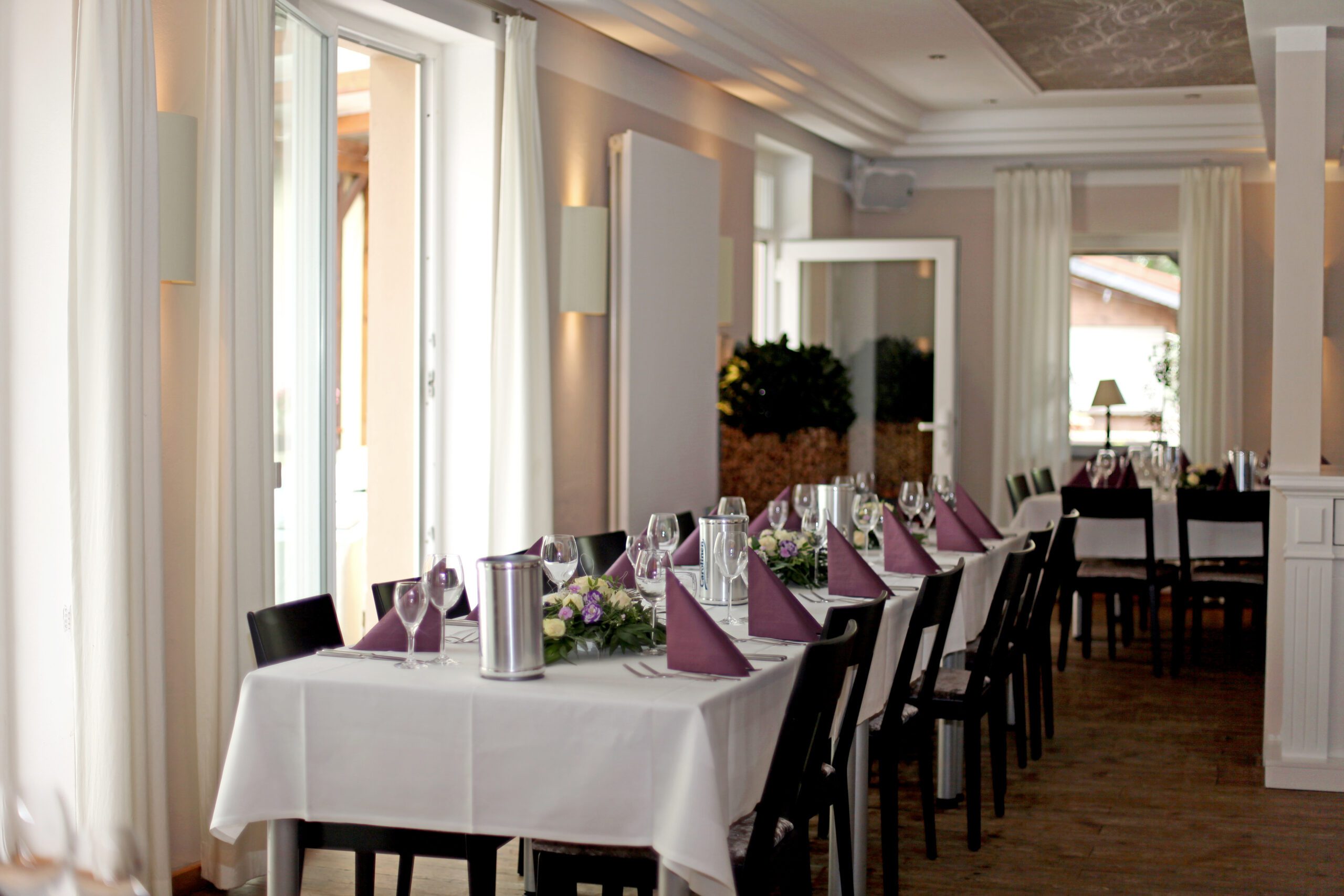 Runkelkrug Bielefeld | Restaurant | Catering | Eventlocation - Unser Eventsaal mit Barbereich